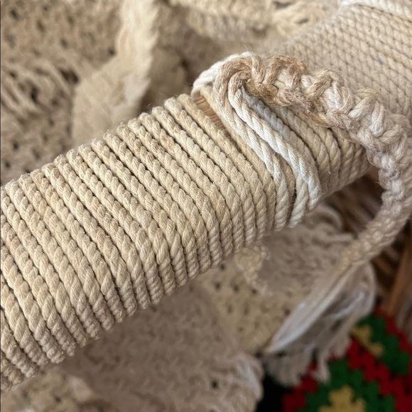 FINN & EMMA Macrame Swing Needs Cleaning - Picture 9 of 10